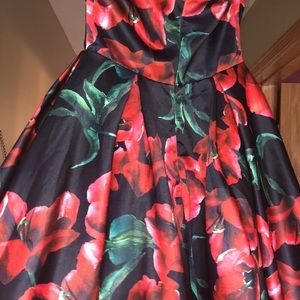 Roses mini strapless dress